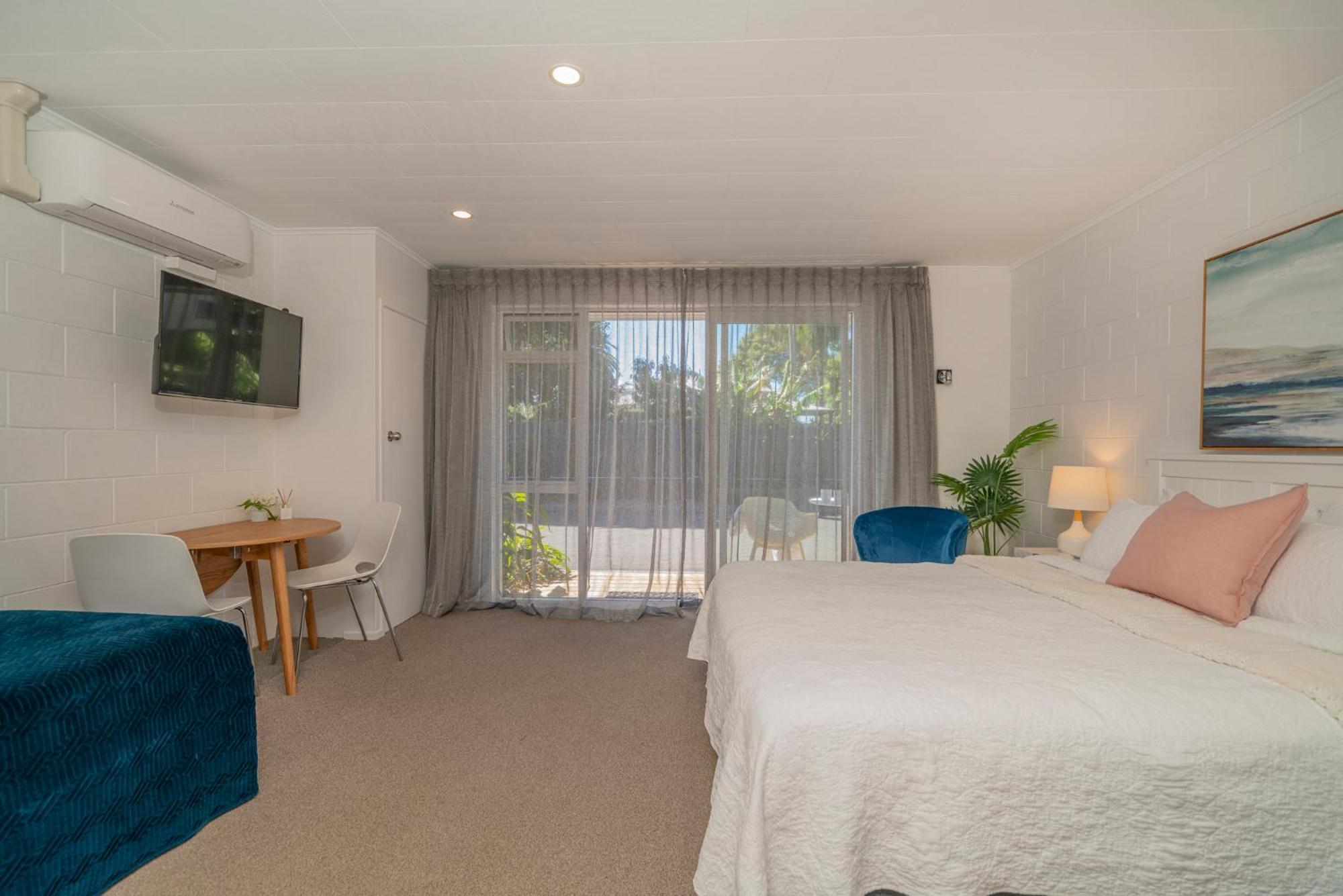 Oceans 88 Whitianga Coastal Suites Room photo